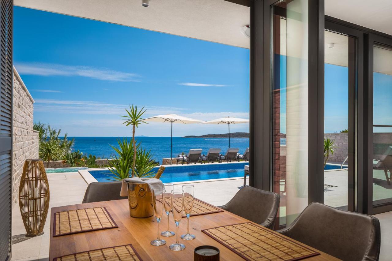 Villa Carisma Island Vis Exterior foto