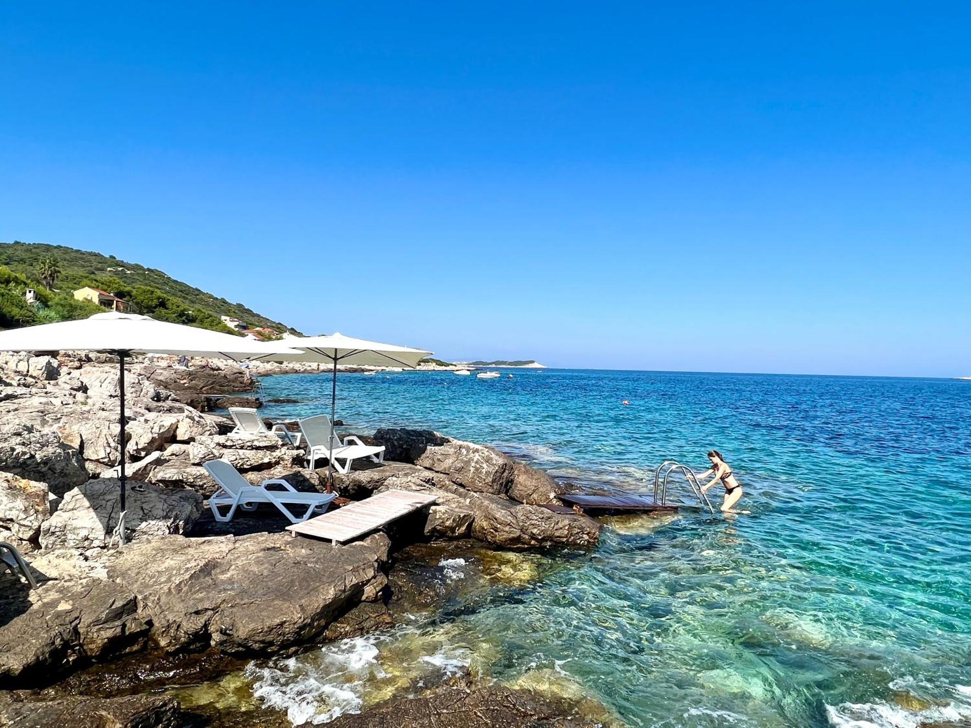 Villa Carisma Island Vis Exterior foto