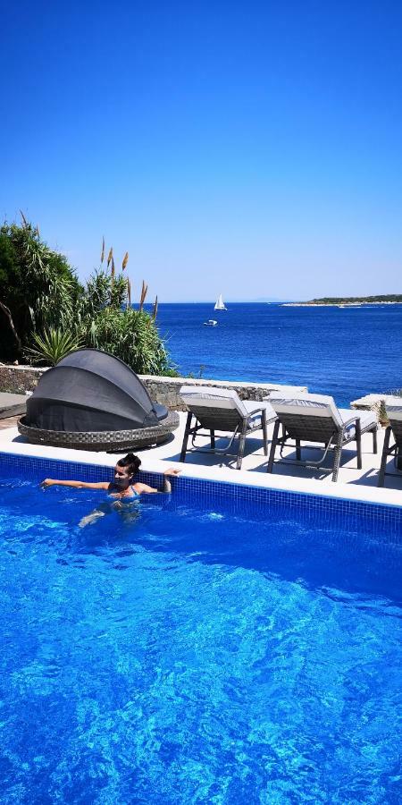 Villa Carisma Island Vis Exterior foto
